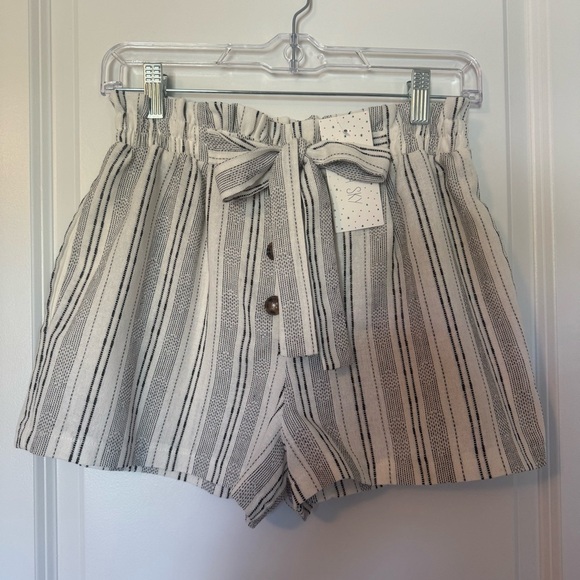Sienna Sky NWT Striped Women's Pull On Shorts with Tie - Picture 1 of 5